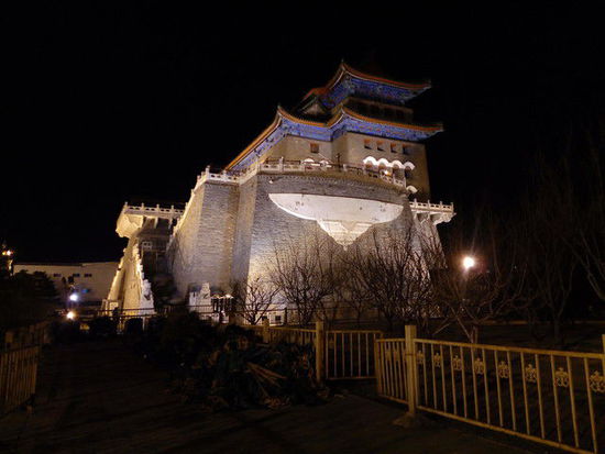 菏泽vs南昌夜景视频直播，谁才是那个值得你熬夜守候的不夜城？
